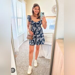 NWT! ABERCROMBIE & FITCH FLUTTER SLEEVE FLORAL MINI DRESS, ST (SMALL TALL)